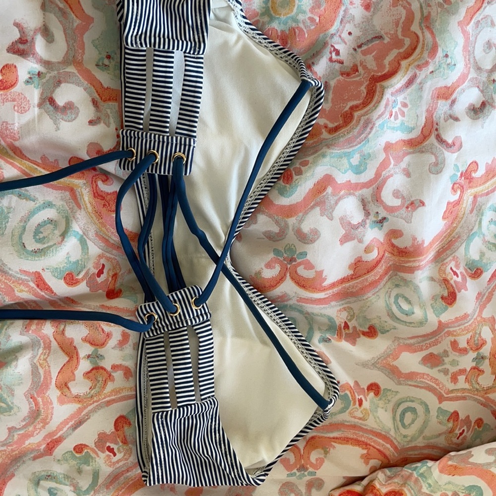 Target Bathing suit top - Picture 3 of 5